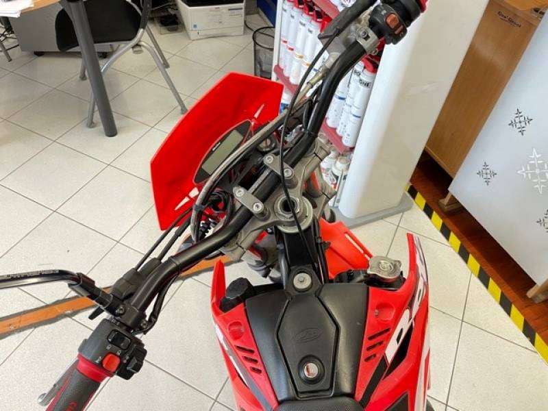 Moto Beta 50RR Motard en parfait état dans votre magasin d'Ollioules