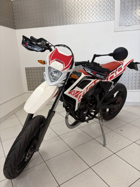 A vendre moto d'occasion BETA 50cc RR supermotard à Bandol Dans le Var 