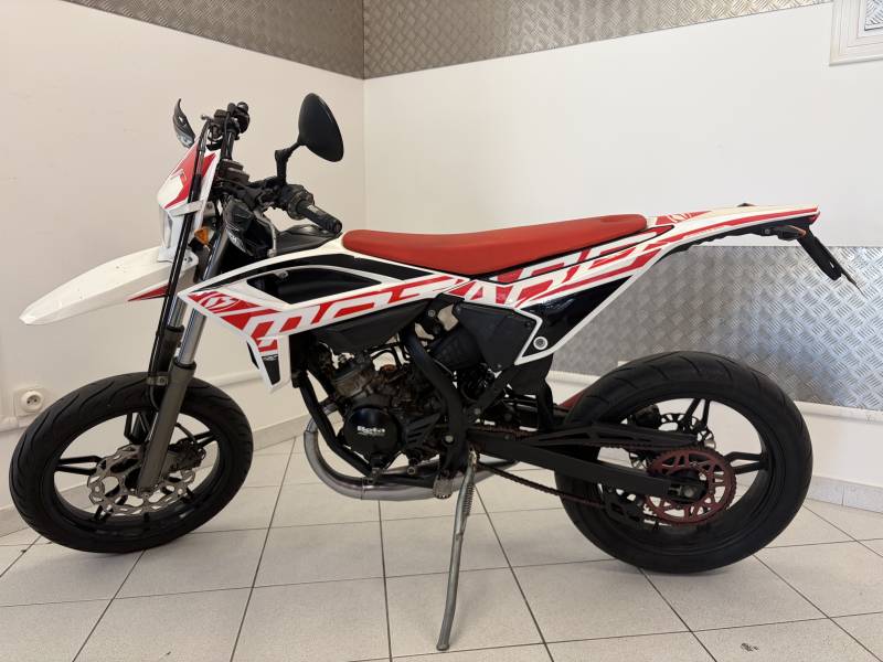 Nouvelle moto d'occasion à vendre magasin San'Scoot Ollioules près de Six fours les plages