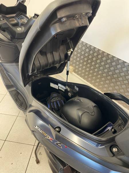 Cherche scooter d'occasion 125 à Saint cyr sur mer près de la Ciotat 