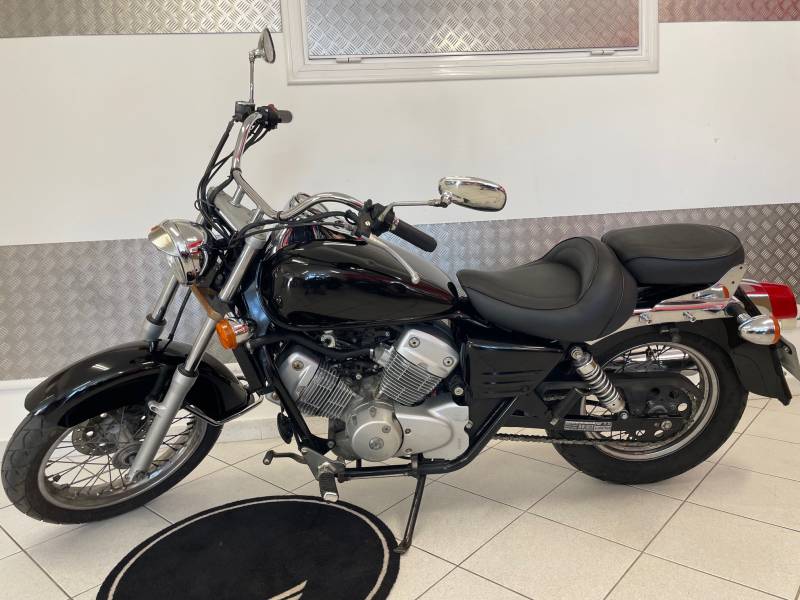 moto Honda Shadow 125 occasion à Sanary sur mer 