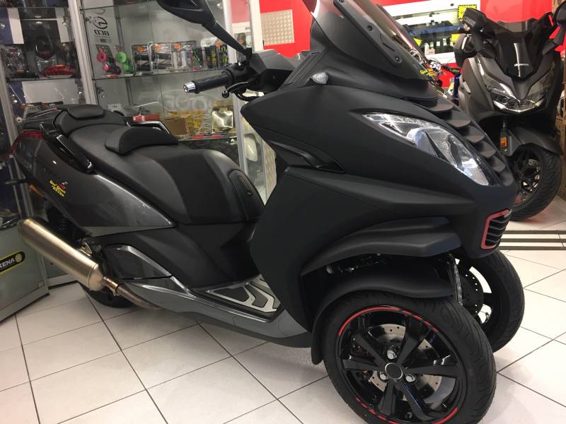 Destockage Scooter de direction 3 roues Peugeot Metropolis 400 RS 13