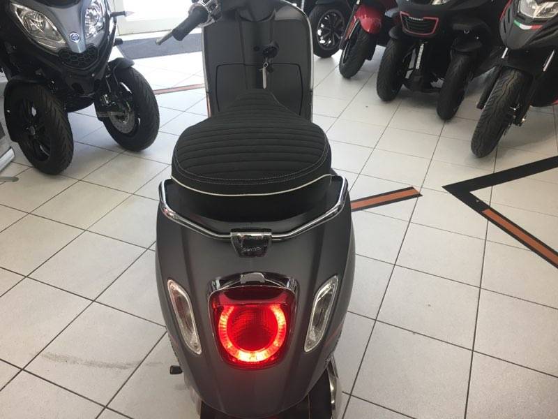 Vente scooter Vespa Piaggio près de Toulon