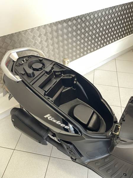 Scooter d'occasion 50 petit gabarit à Bandol 