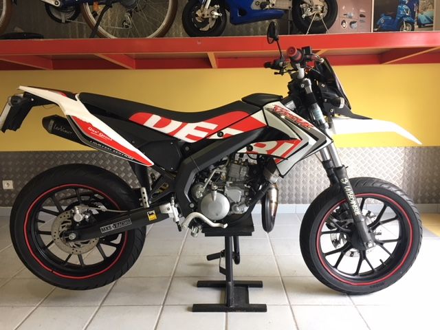 Moto à Vitesse Derbi 50cc X-TREME SuperMotard