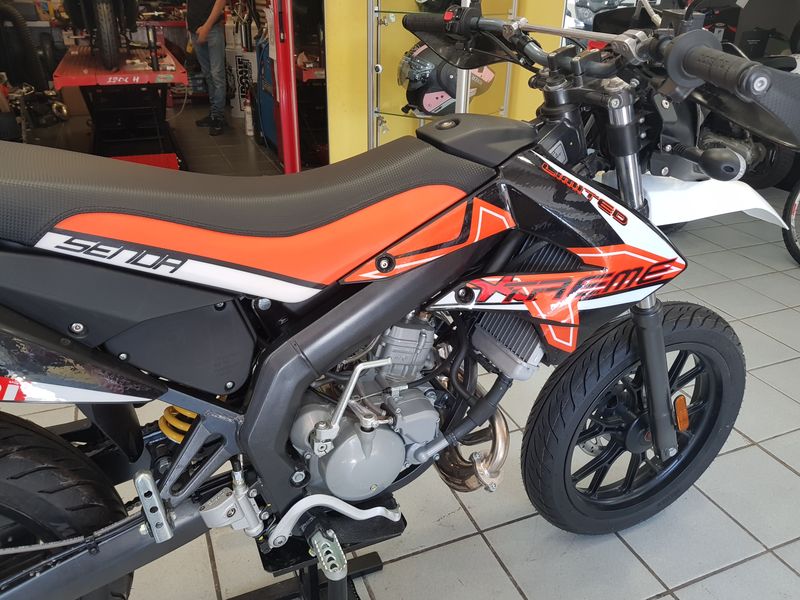 Moto d'occasion Derbi 50cc X-Treme Supermotard Edition limitée