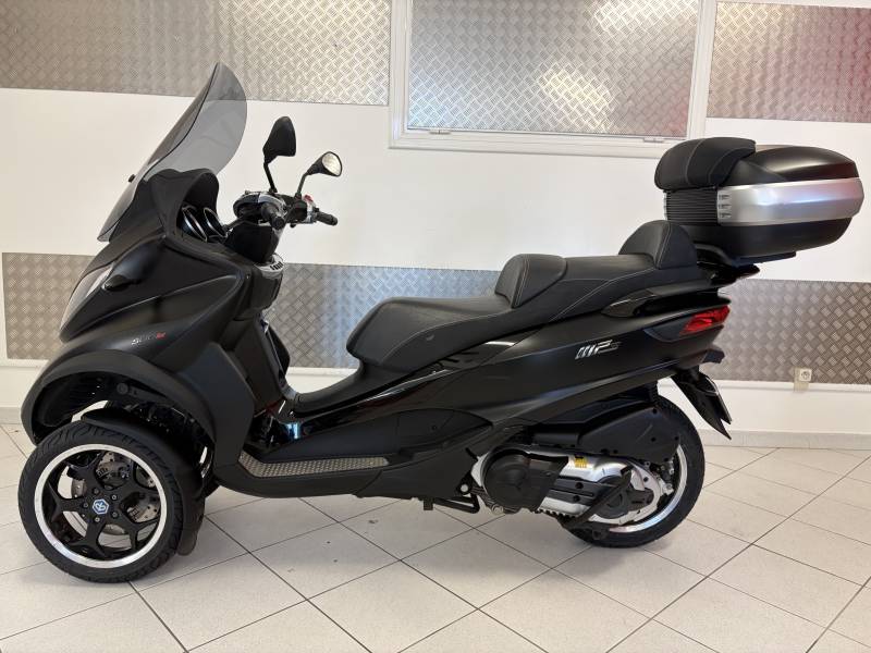A saisir scooter 3 roues d'occasion sur la ville de Saint cyr sur mer autour de la Ciotat