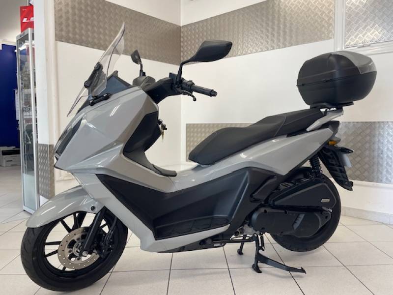 Vente 2 roues Kymco 125 à Sanary sur mer  