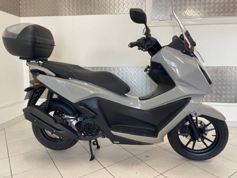 Scooter 125 occasion Kymco Skytown autour de la Seyne sur mer