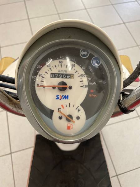 Vente occasion scooter Mio 100 occasion à la Seyne sur mer 