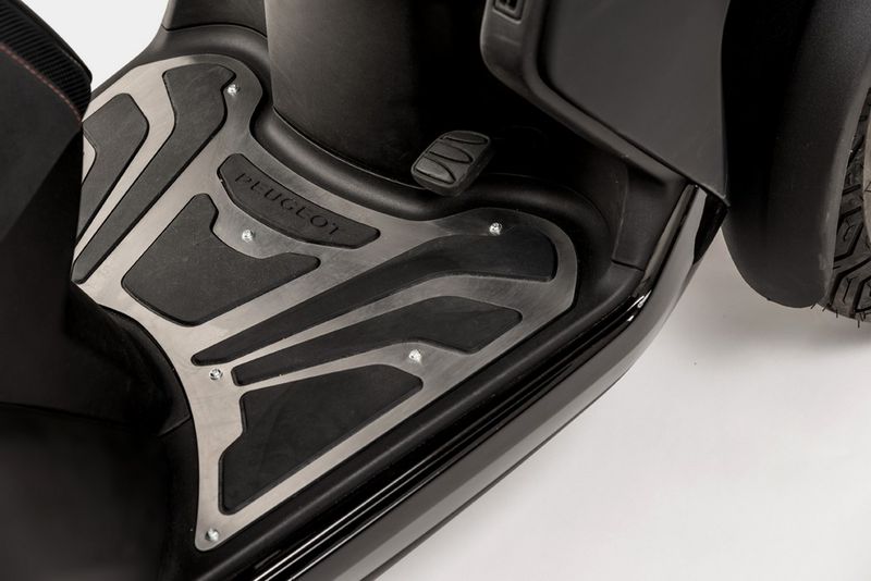 Scooter  Peugeot Metropolis 400cc 13P  ABS disponible à l'essai