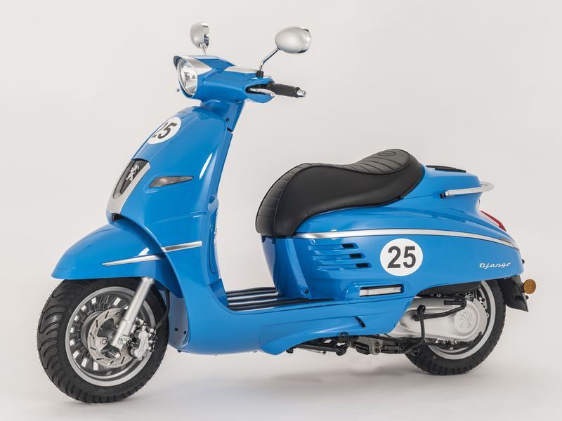 2 roues style vespa à six fours les plages