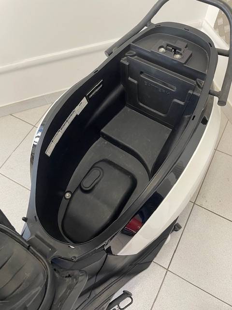 scooter occasion sym mio 50i à sanary sur mer