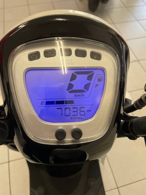 occasion 2 roues sym mio 50i à ollioules