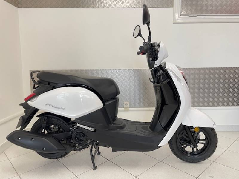 2 roues d'occasion sym mio 50i à bandol