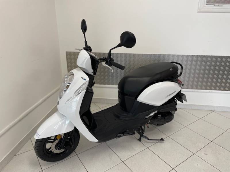 scooter sym mio 50i occasion à six fours les plages